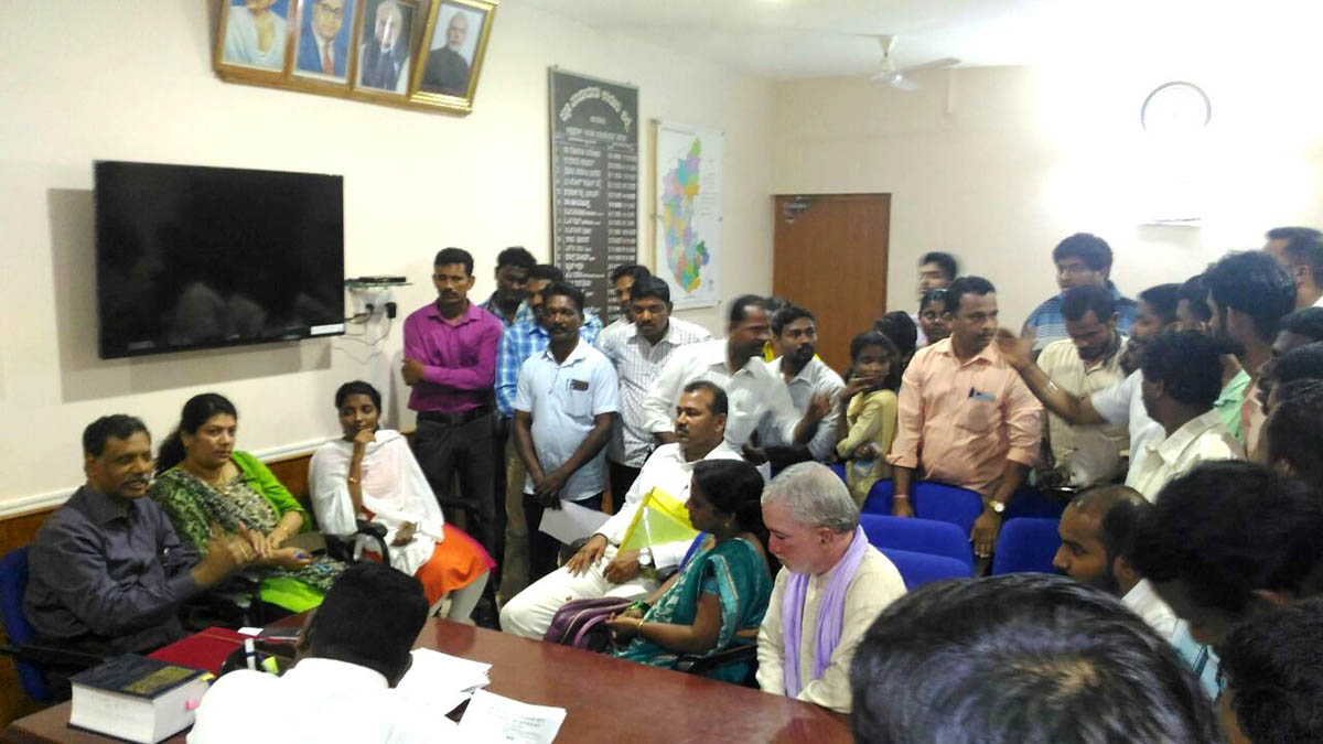 ಬೆಳೆಕಟಾವು ಸಮೀಕ್ಷೆಗೆ ಗ್ರಾಪಂ ನೌಕರರನ್ನು ಕೈಬಿಡಲು ಆಗ್ರಹಿಸಿ ಮನವಿ